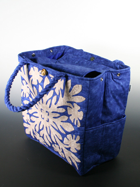 29. 新型特大ハワイアンキルトバッグ ハイビスカス グレイジュ オン