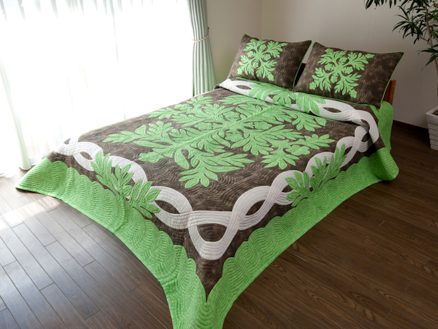 ハワイアンキルトベッドカバー イリマレイ パステルグリーン