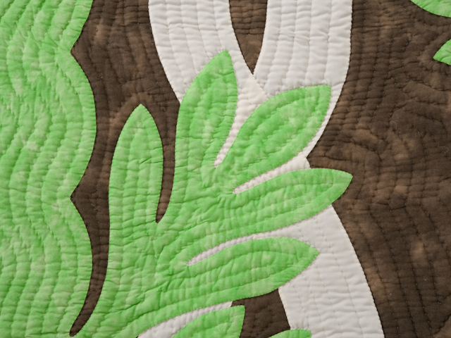 ハワイアンキルトベッドカバー イリマレイ パステルグリーン