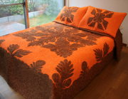 ハワイアンキルト、ベッドカバー、むら染め、ブレッドフルーツ、オレンジ、ブラウン、全体