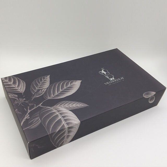 ヴィーガンクッキーアソート箱入り外観斜め