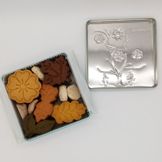 ヴィーガンクッキー缶入り蓋を開けたところ
