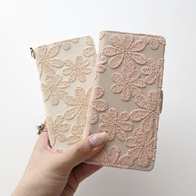 多機種対応 スマホケース 手帳型 【 ラテフラワー 刺繍 】