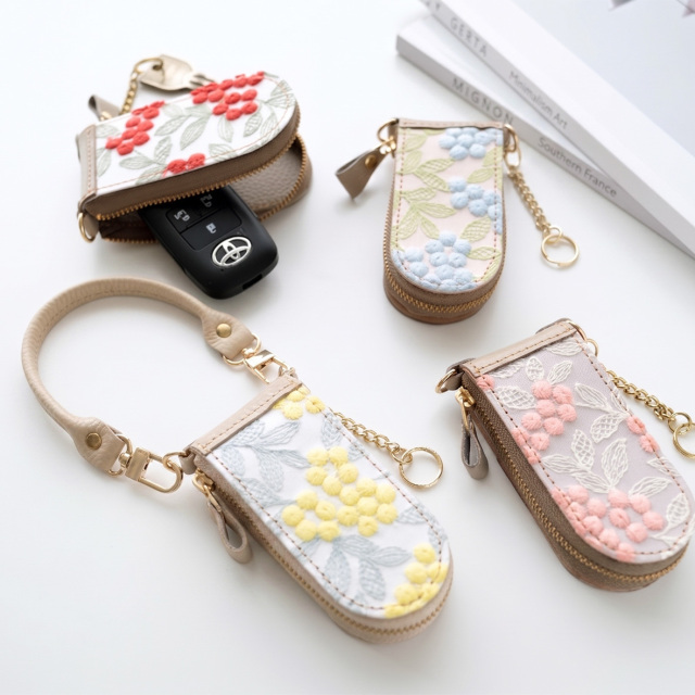 スマートキーケース 【 ぷっくりミモザ × シュリンクレザー 】