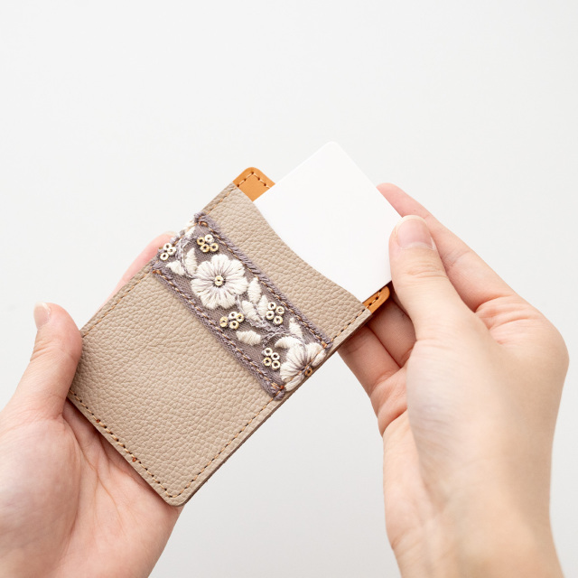 パスケース リール付き 【 インド刺繍 01 × シュリンクレザー 】