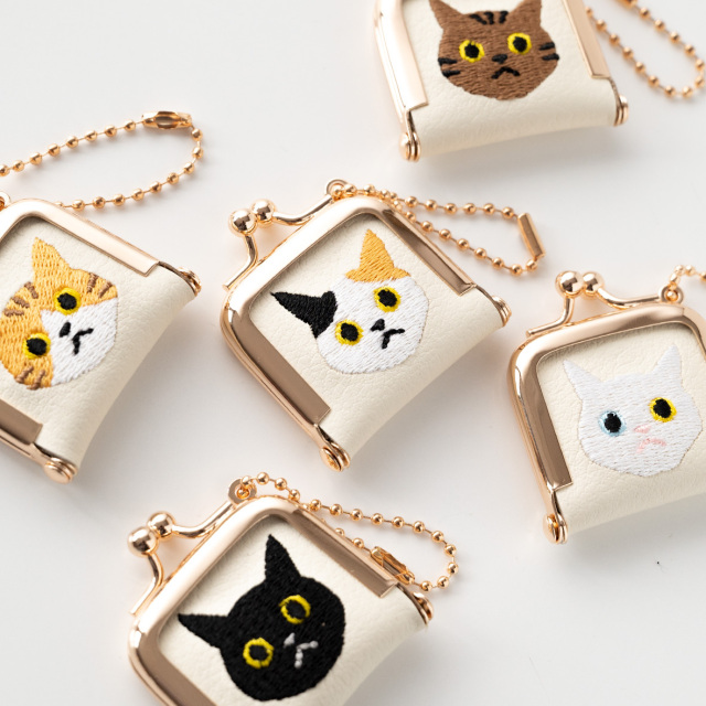 がま口 チャーム 【 猫 刺繍 】