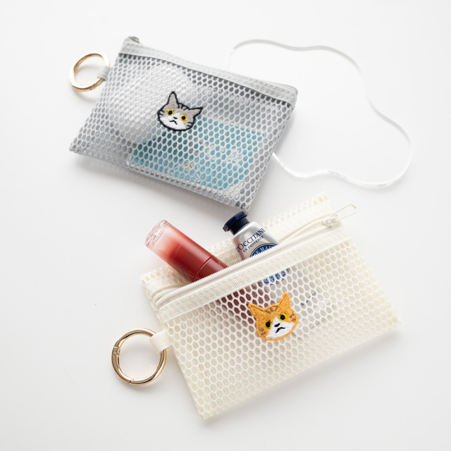 カラビナ付き メッシュフラットポーチ 【 刺繍 猫 】