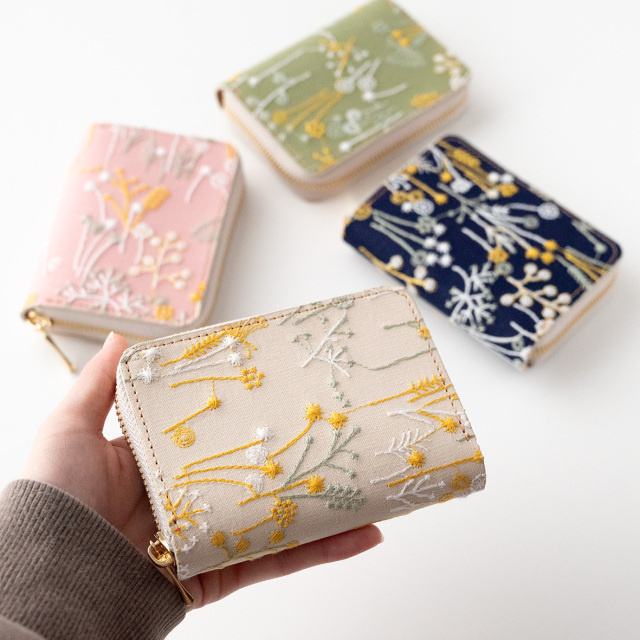 お札が折れない コンパクトウォレット 【 ボタニカル刺繍 】