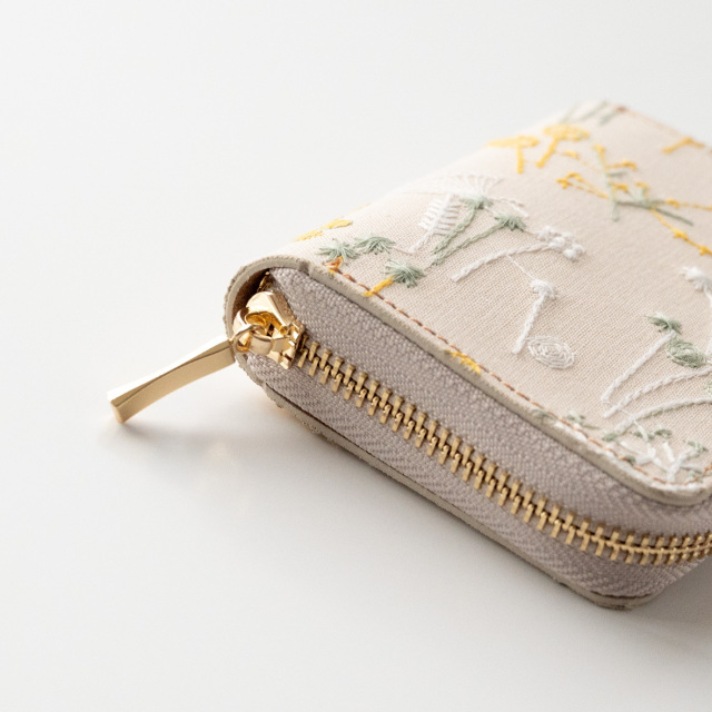 お札が折れない コンパクトウォレット 【 ボタニカル刺繍 】