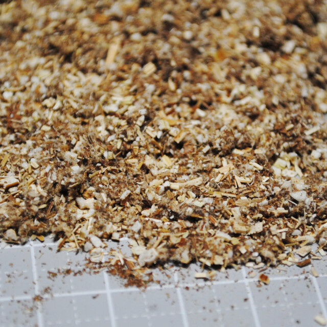 【無農薬】国産　新鮮な摘み採りヨモギ2kg よもぎ 100g 国産 乾燥 刻み 新潟県産 天然ヨモギ 無農薬 風呂用