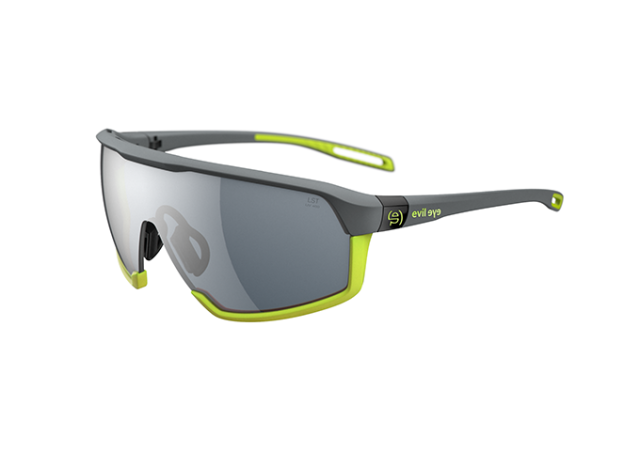 イーブルアイ／e033 73745