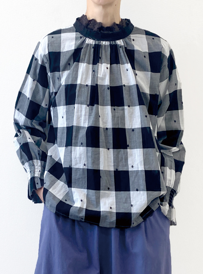 50%OFF! 先染めドット刺繍プルオーバー