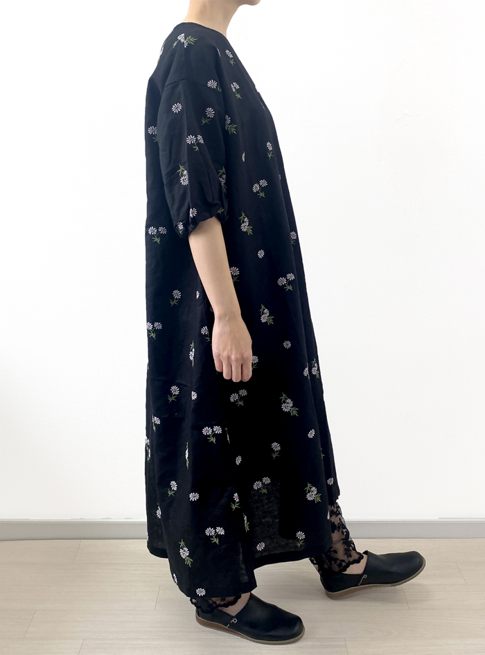 綿麻マーガレット刺繍バルーン袖ワンピース