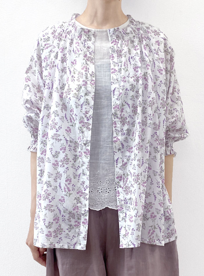 花柄シャーリングブラウス