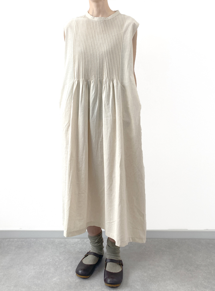 30%OFF! ピンタックノースリーブワンピース