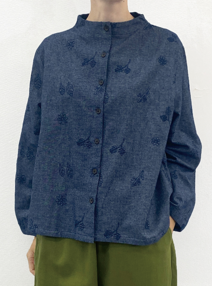 ☆冬刺繍ハイネックブラウス