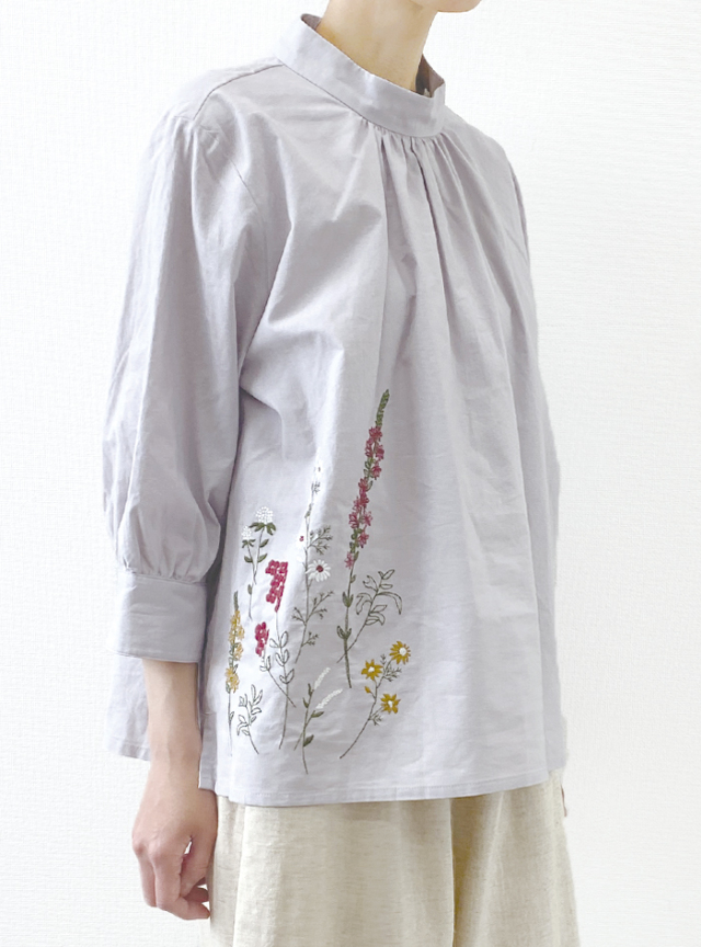 50%OFF! パーツ刺繍ギャザープルオーバー