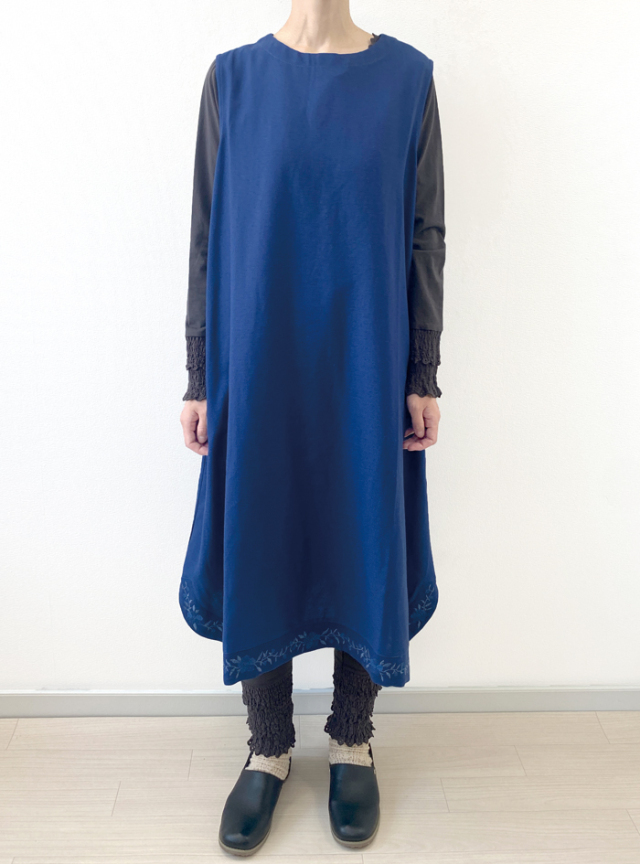 レーヨン麻刺繍入りノースリーブワンピース