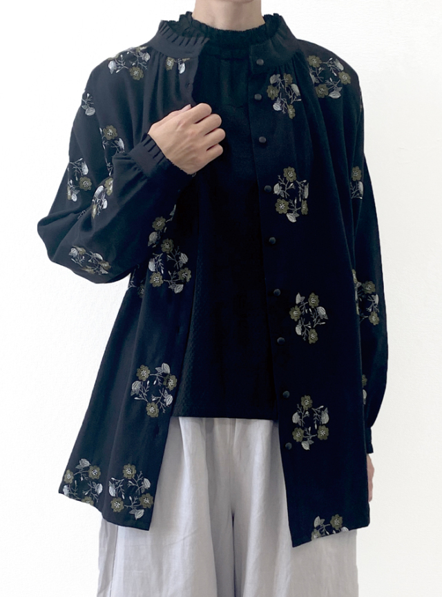 50%OFF! サークル刺繍タックフリルブラウス