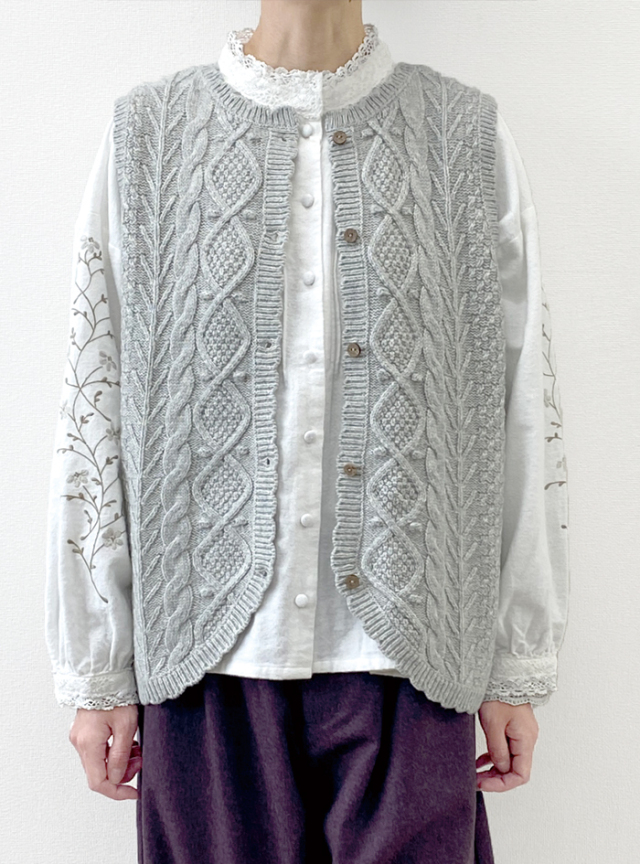 ウール混ニットケーブル2WAYベスト