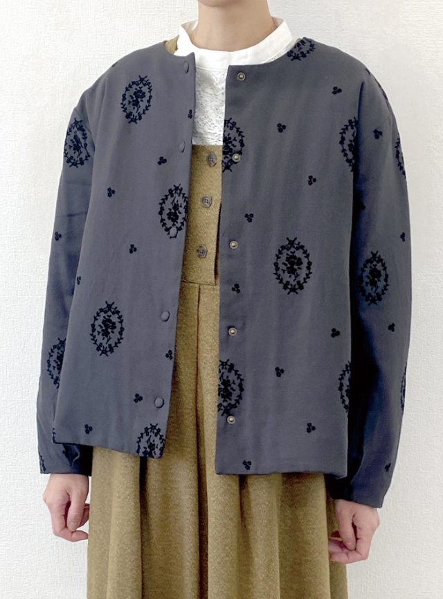 フロッキープリント裏キルトジャケット