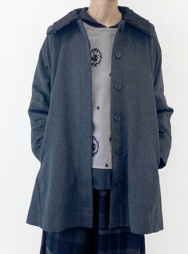 シャギーレース衿コート