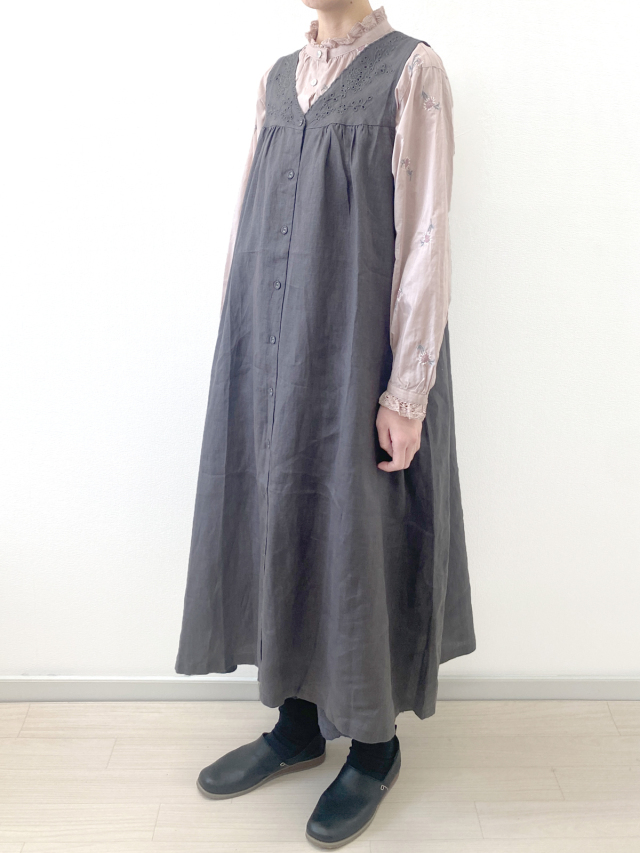 カットワーク刺繍ジャンパースカート