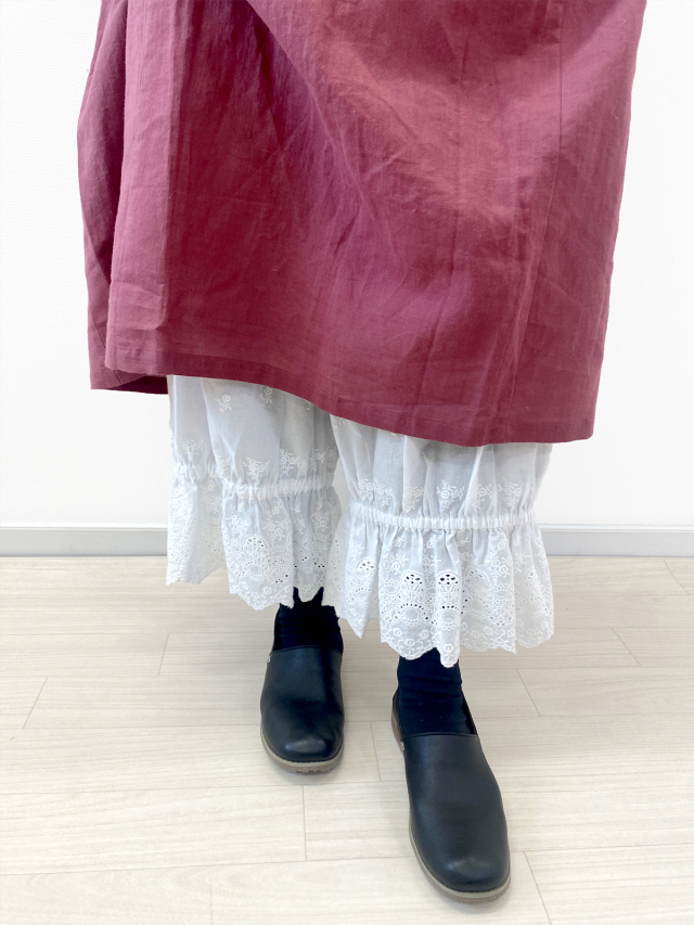 スカラ刺繍裾ゴム入りペチパンツ