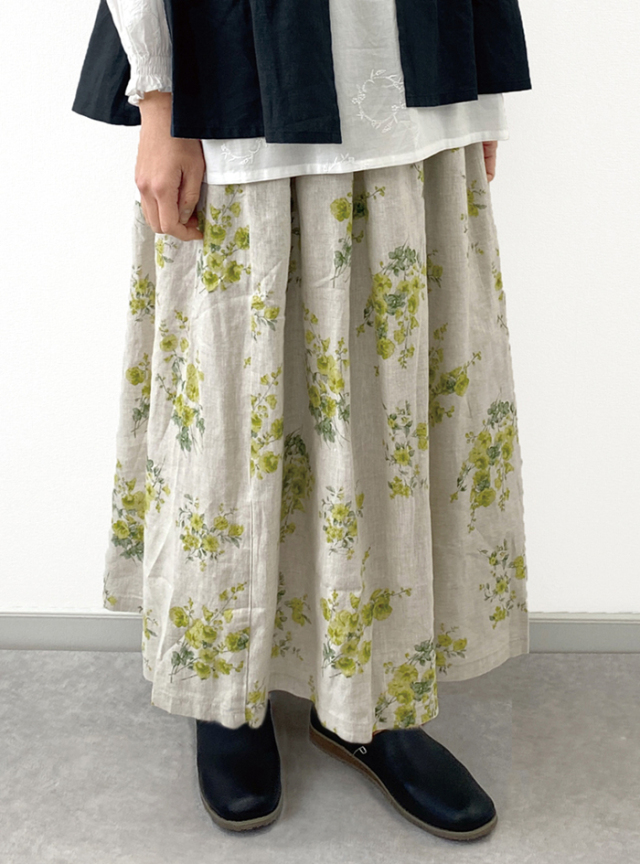 水彩プリントタックスカート