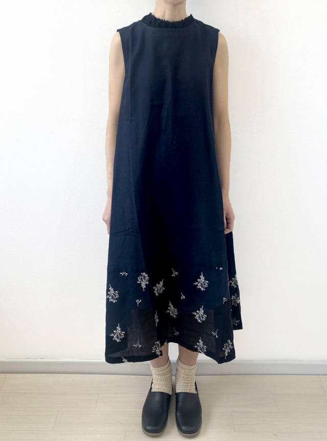 ボタニカル刺繍切替ノースリワンピース