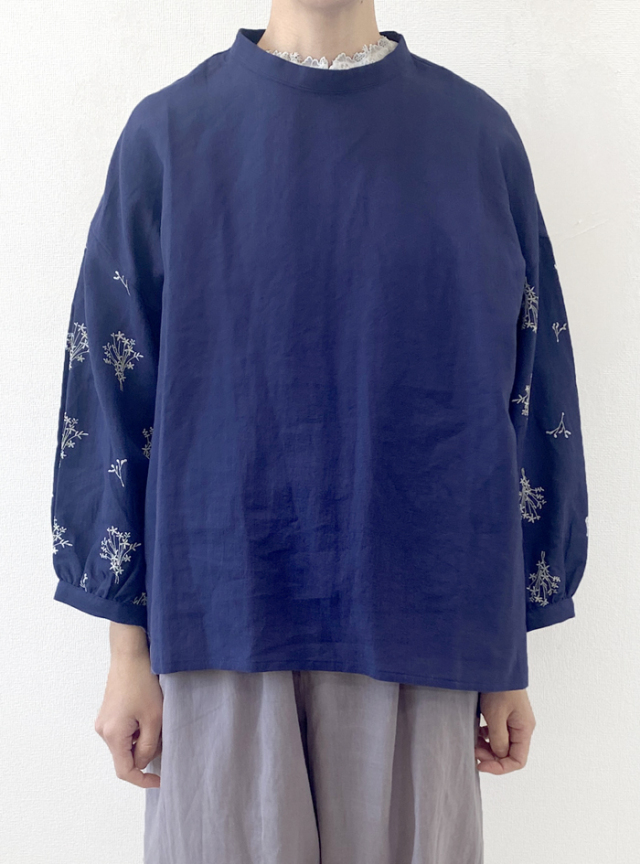 ボタニカル刺繍切替プルオーバー