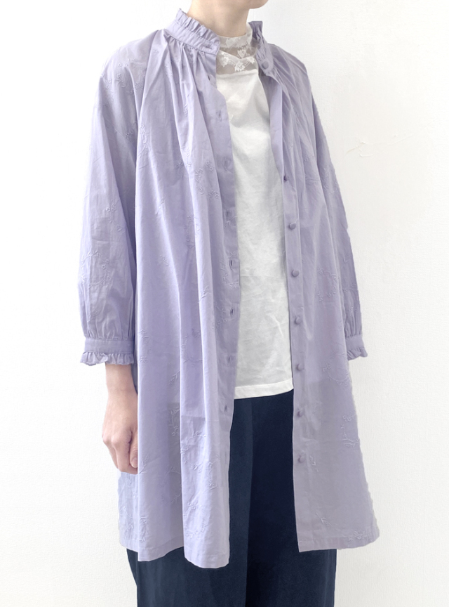 リース刺繍ギャザー前開きワンピース