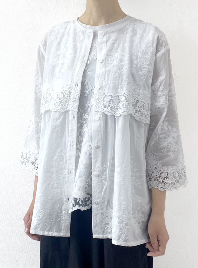 レーシースカラ刺繍チュニックブラウス