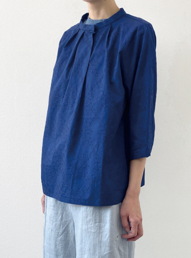 50%OFF! 幾何柄刺繍タックプルオーバー