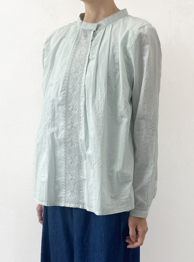 オリエンタル刺繍プルオーバー