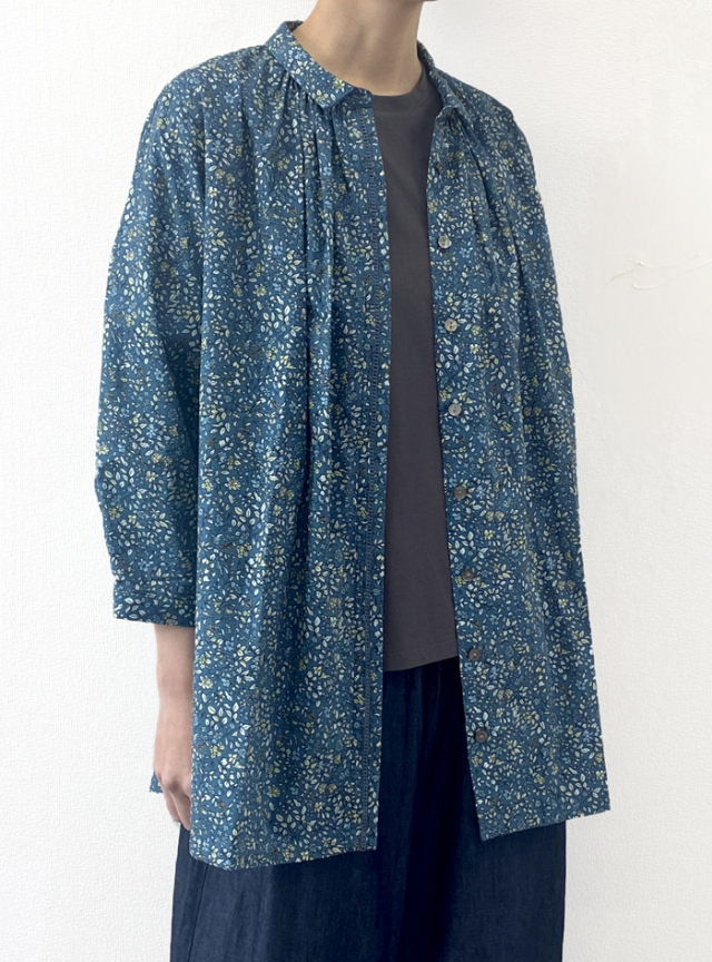 小花プリントはしごレース使いブラウス