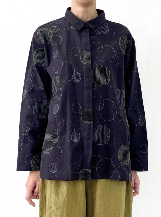 50%OFF! ドット刺繍シャツカラーブラウス