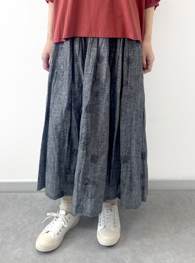 綿麻刺繍タックスカート