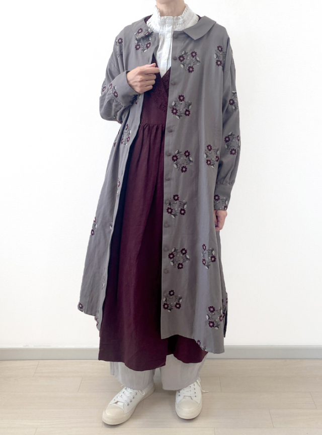 50%OFF! サークル刺繍前開きワンピース