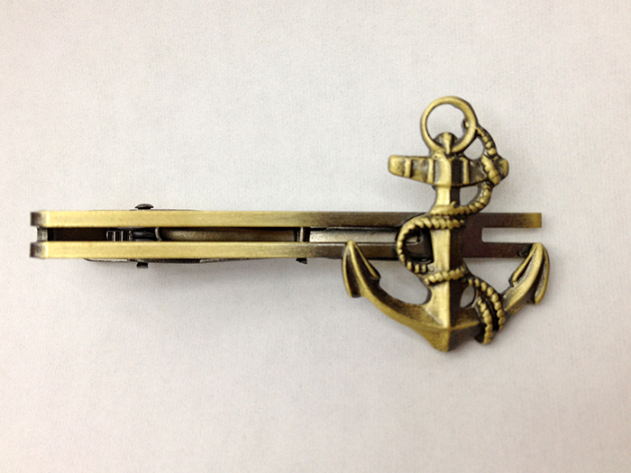 ネクタイピン(絡みイカリ)