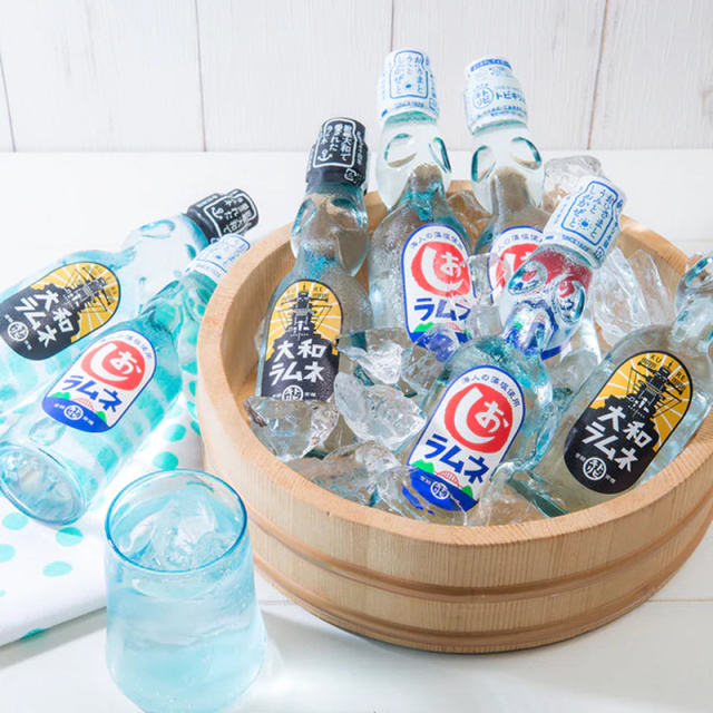 【ラムネ】机本体 Amazon | BIGエアー ラムネ 空気ビニール 全長約73m 吊り下げひも付き