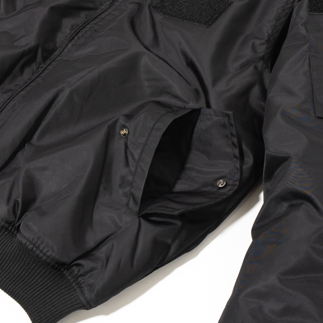 防寒ブルゾン 背中護衛艦かが刺繍