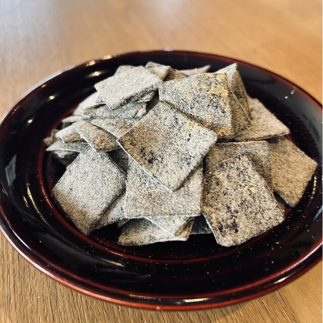 金沢の金箔をまとう 高級昆布茶 金箔入こんぶ茶 桐箱入り