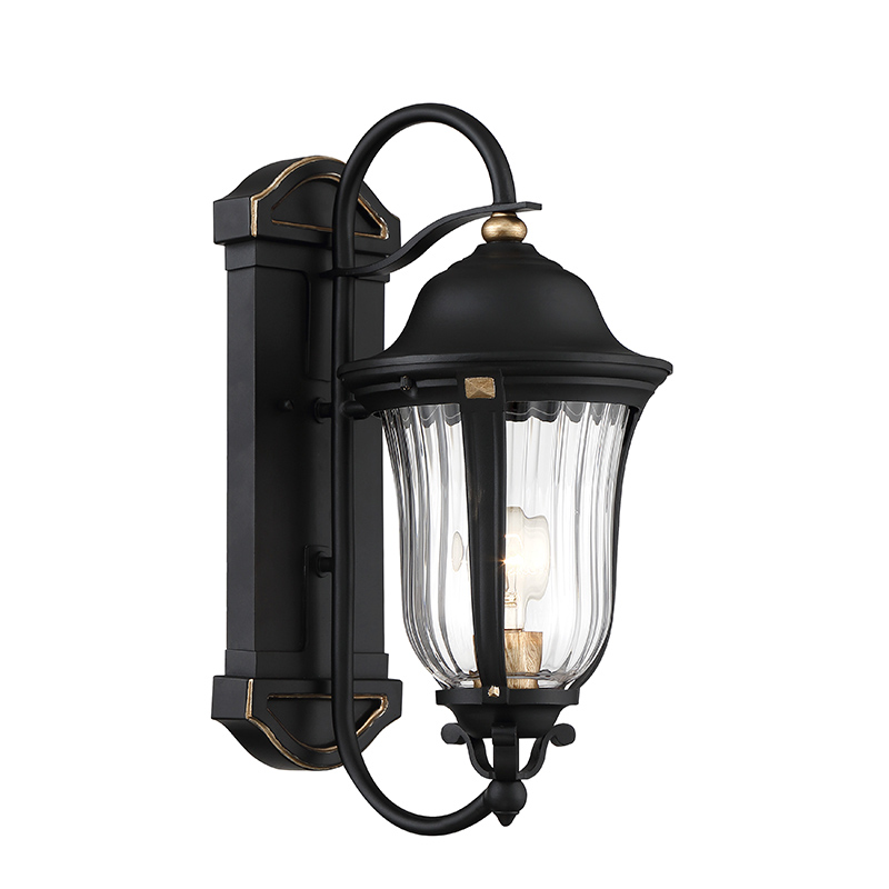 サンドコール仕上げとバーメイルゴールドのアクセントが美しい壁付け屋外照明