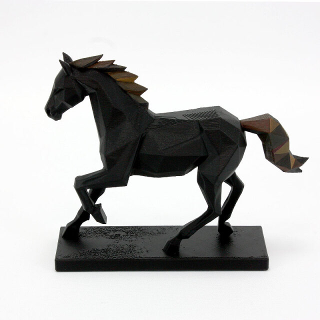 モダンな幾何学デザインの馬オブジェ｜3Dプリント×手塗りアート雑貨