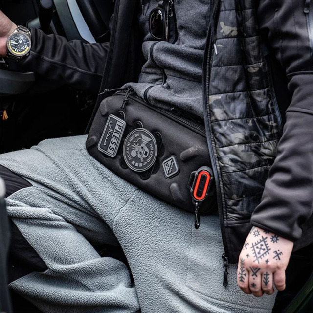 おしゃれなデザインのシェル型バック