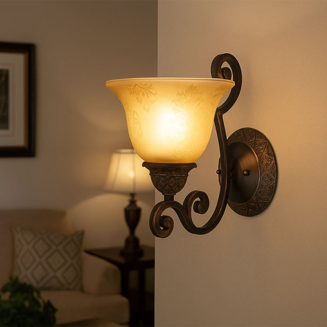 レトロな花模様ガラスシェードが美しいアンティーク調ブラケットライト
