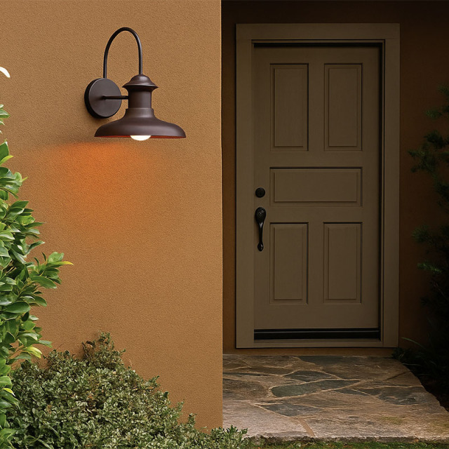 玄関アプローチを照らす、レトロでユニークな雰囲気が魅力のブラケット照明