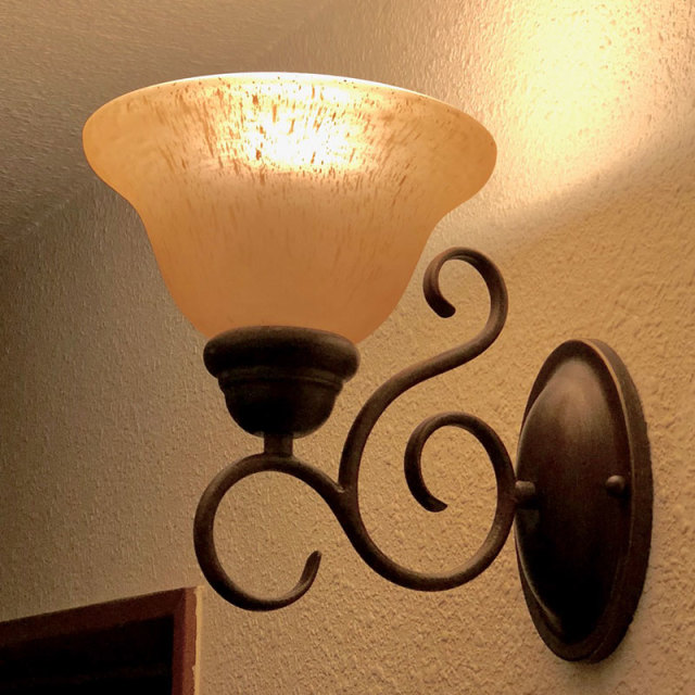 [2個セット］NUVO LIGHTING カステロ1灯ブラケットライト カステロ1灯壁付けブラケット照明（ソノマブロンズ）｜ガラスシェード