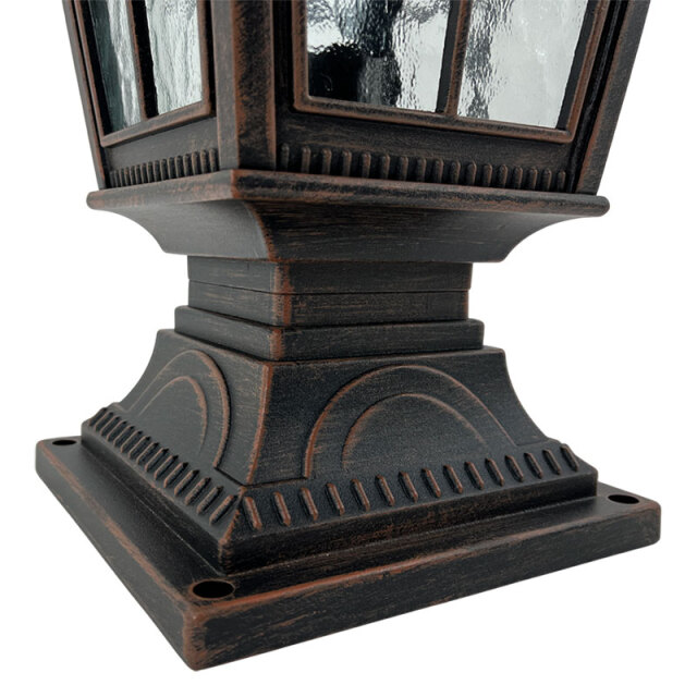 おしゃれな門柱灯です。屋外照明で玄関やポーチにおススメ外灯です。